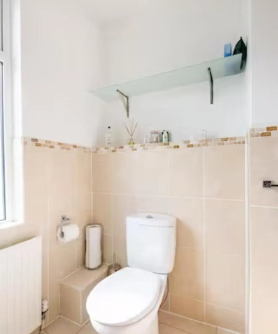 Room With Private Bath In Pontcanna Cardiff